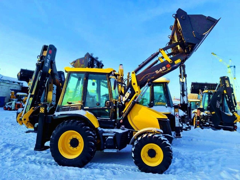 Экскаватор-погрузчик MST m542