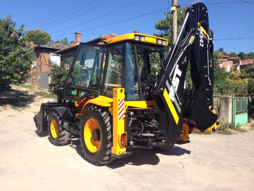 Экскаватор-погрузчик MST 542 S