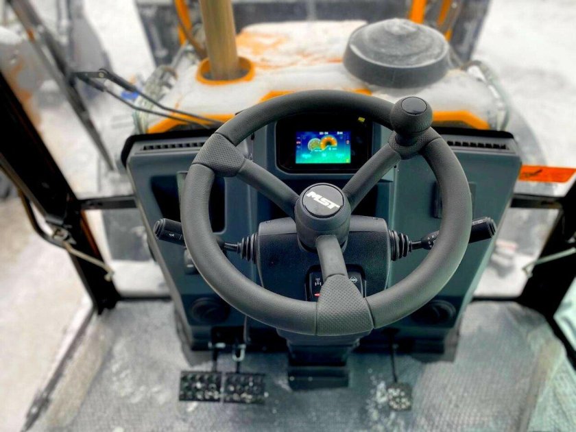 MST m544s экскаватор-погрузчик