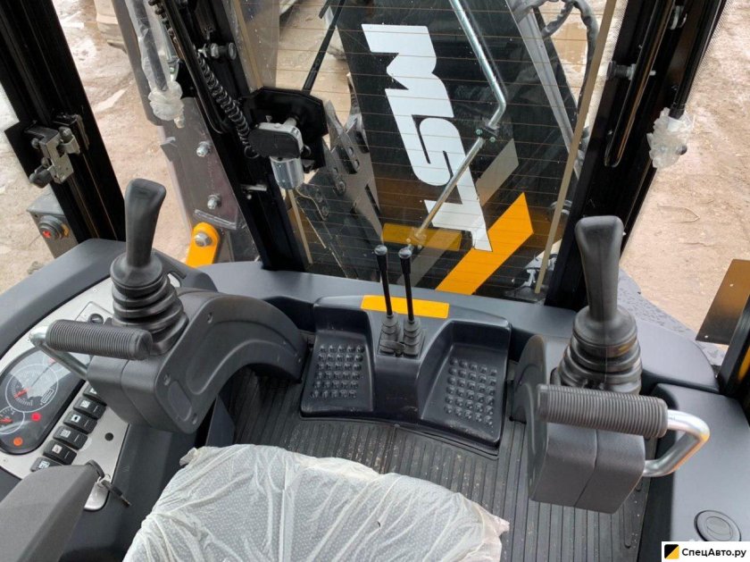 MST 542 экскаватор погрузчик