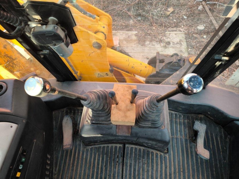 Экскаватор погрузчик мст 544