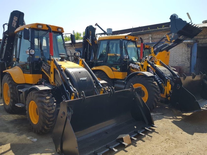 Экскаватор-погрузчик MST 644 Plus