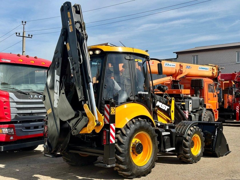 Экскаватор-погрузчик mst m542