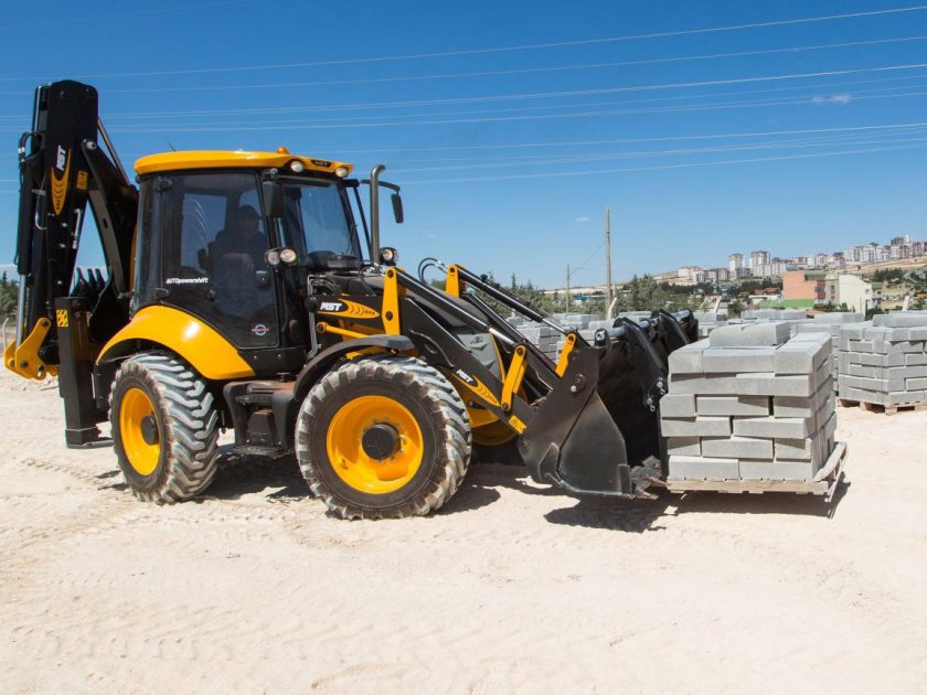 Экскаватор-погрузчик MST m644 Plus