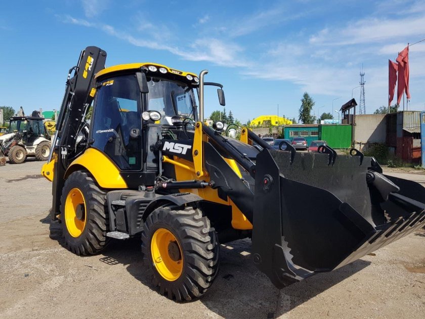 Экскаватор-погрузчик MST m642 Plus