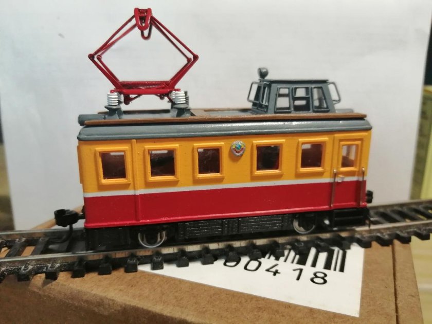 Игрушечный электровоз