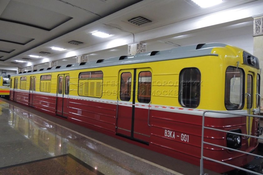 Ретро вагон метро на Партизанской