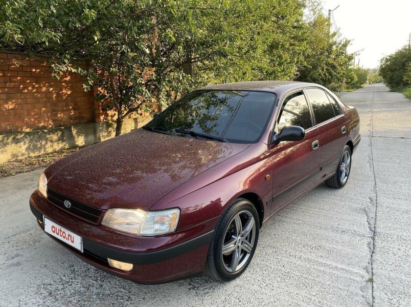 Toyota Carina e 1994 седан