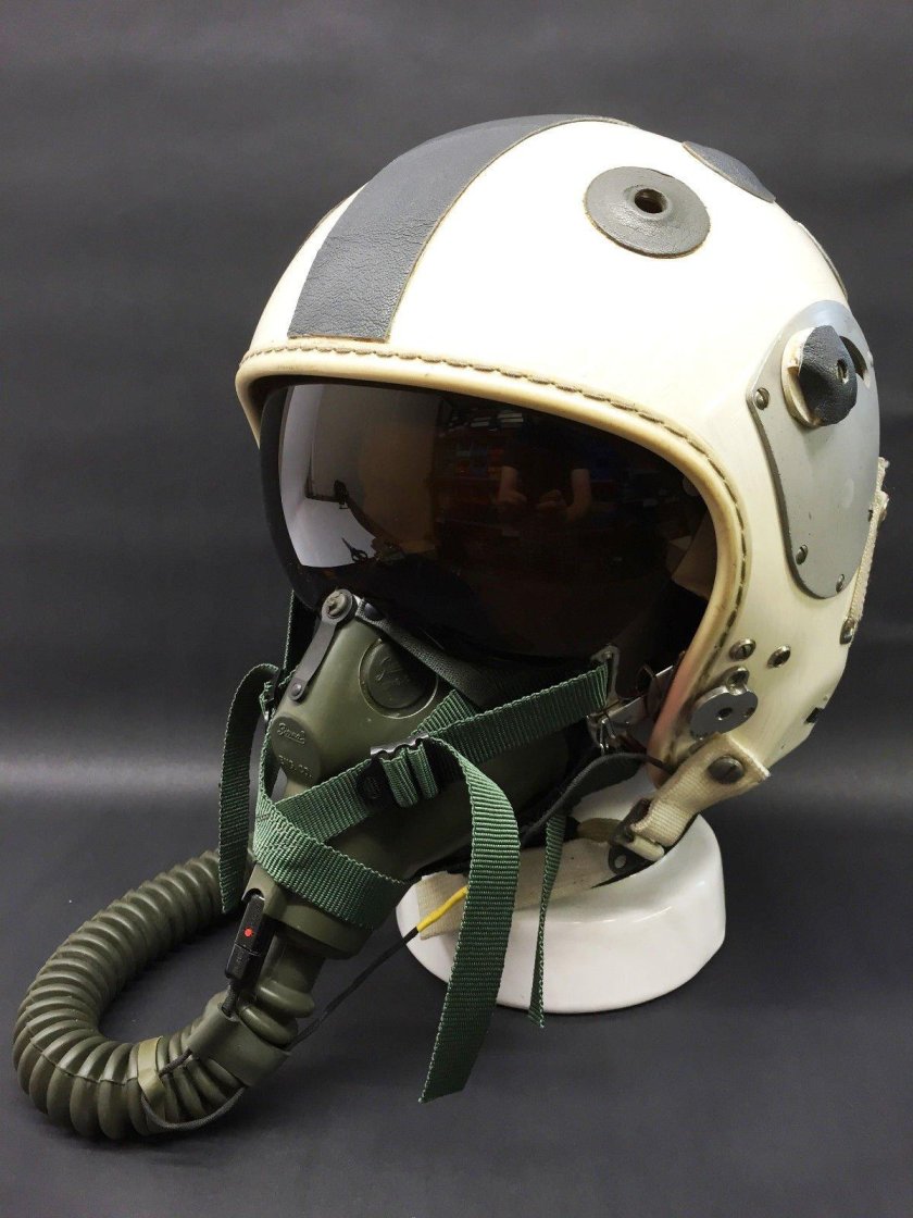 Шлем лётчика истребителя