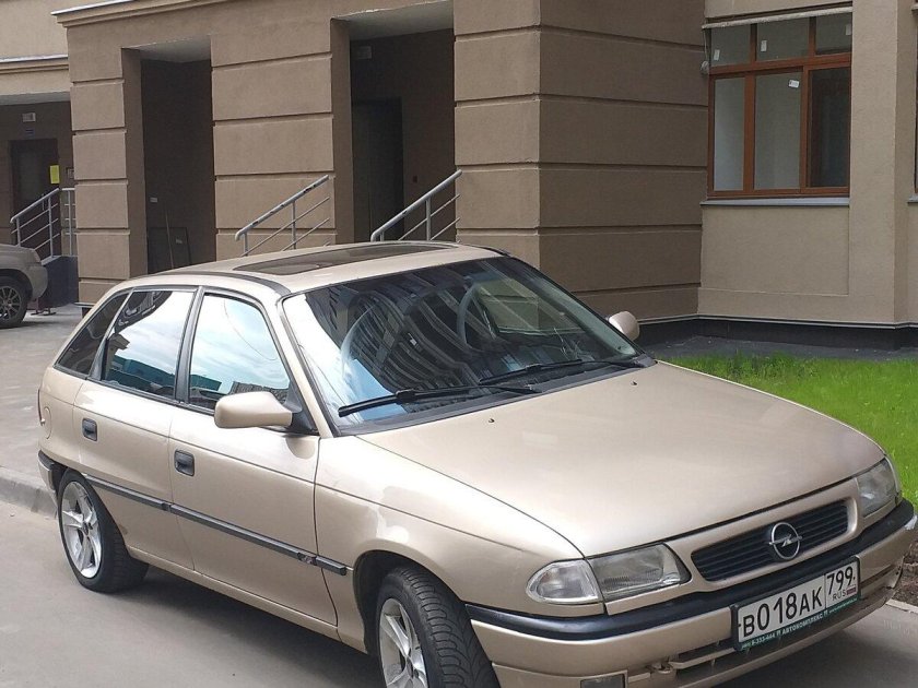 Опель Астра f хэтчбек 1997