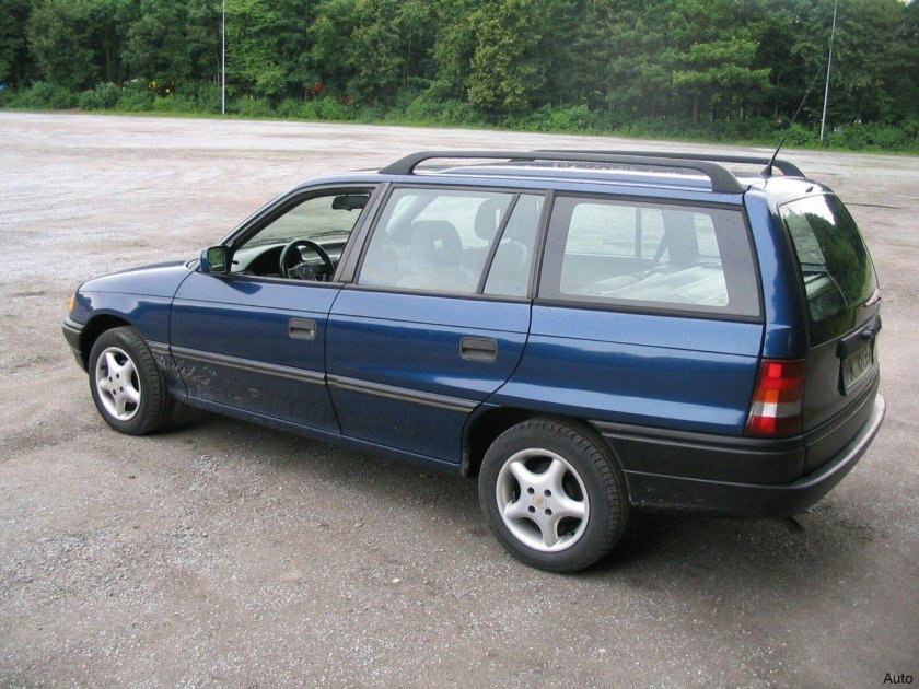 Опель Астра ф универсал 1996