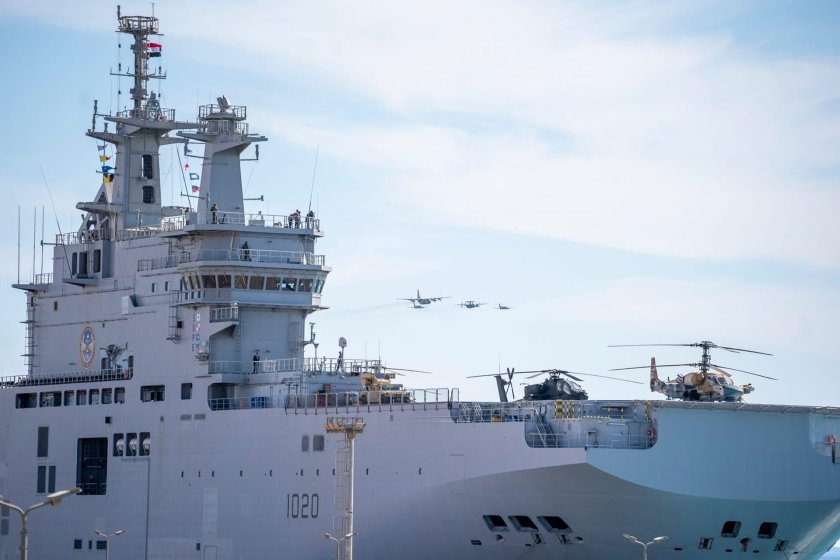 Мистраль вертолетоносец