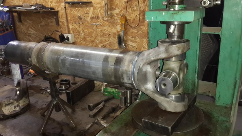 Пресс для кернения крестовин