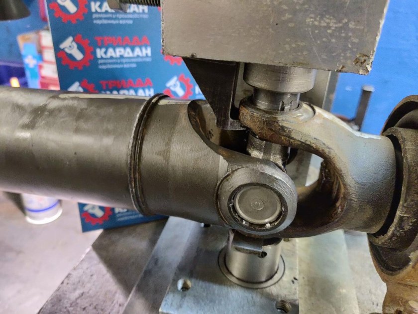 Крестовина карданного вала 2107