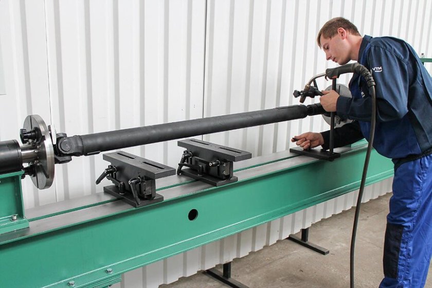 Балансировочный станок для карданных валов