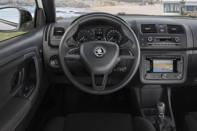 Skoda Fabia 2 салон