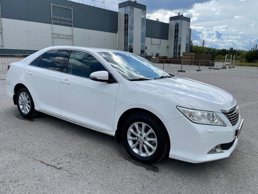 Тойота камри 2014 года