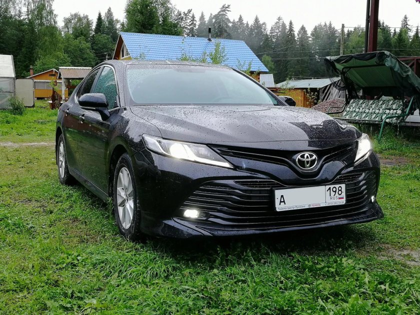 Toyota Camry 2