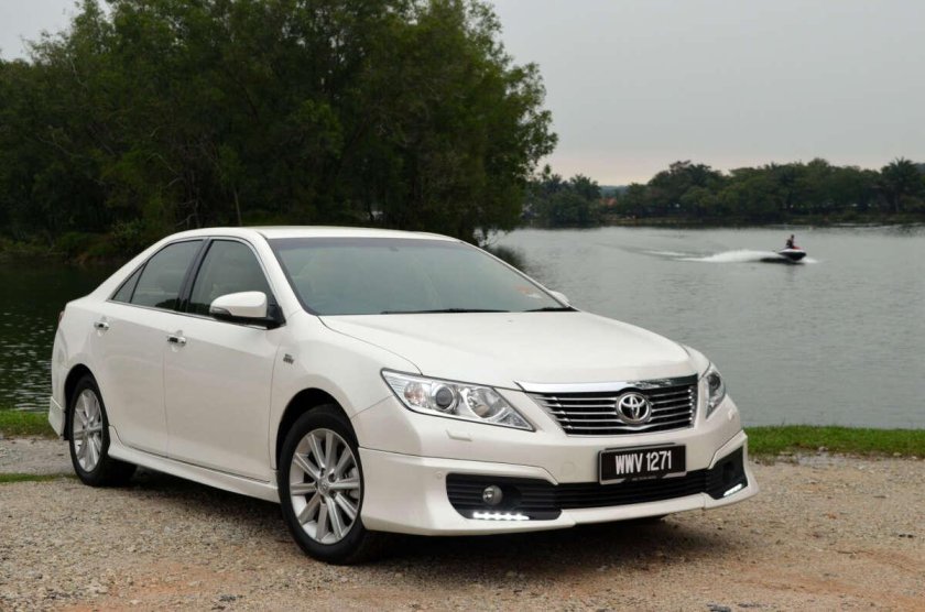 Toyota Camry 2