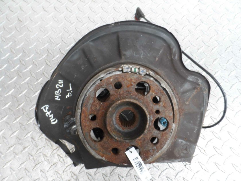 Задние цапфы для Мерседес e210 седан