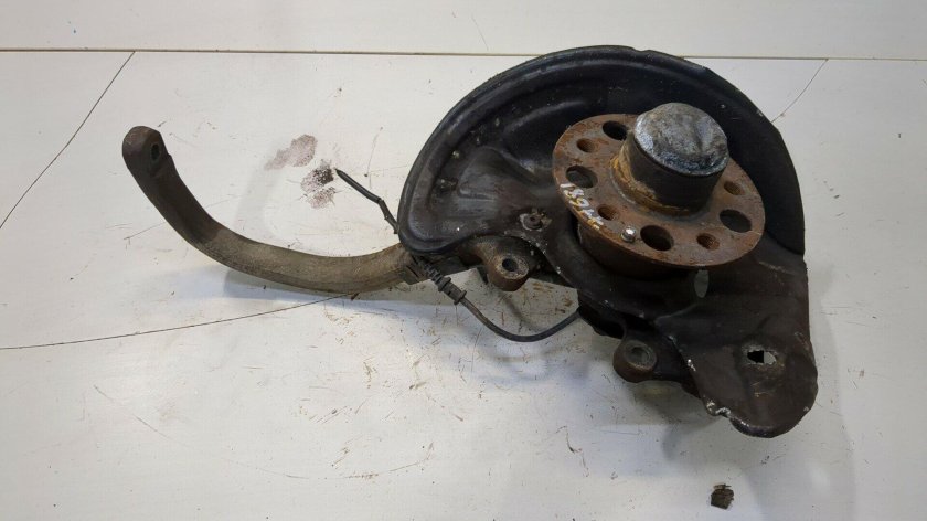 Ступица передняя правая