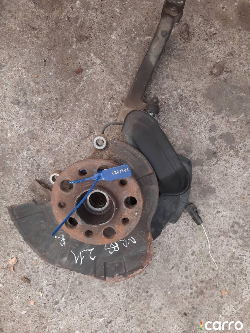 Поворотный кулак w220