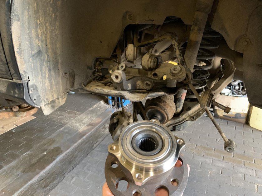 Подшипник Мерседес 211 передний