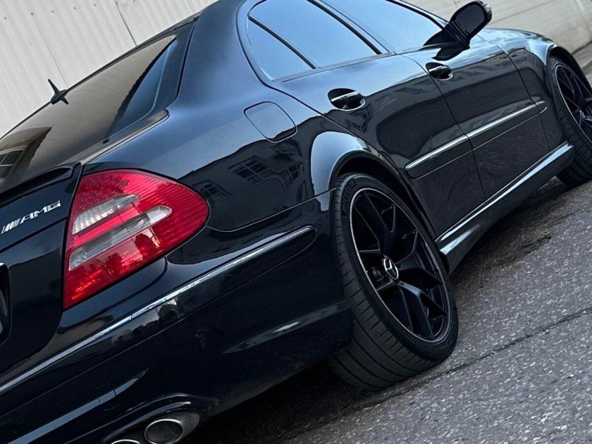 Мерседес 211 черный