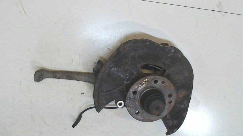 Цапфа Мерседес 210