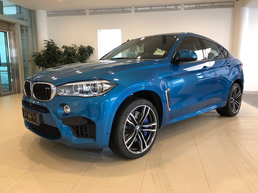 BMW x6m Blue