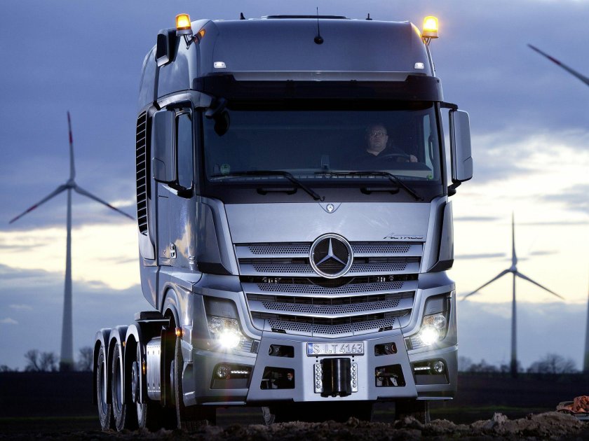 Mercedes-Benz Actros 4163