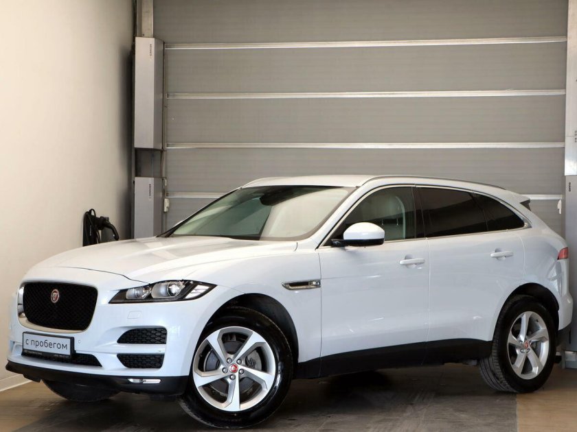 Ягуар внедорожник белый