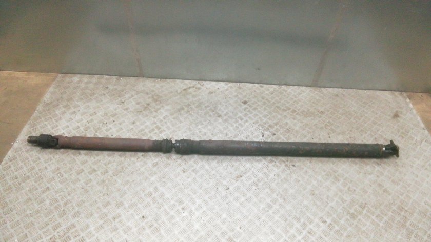 Карданный вал передний