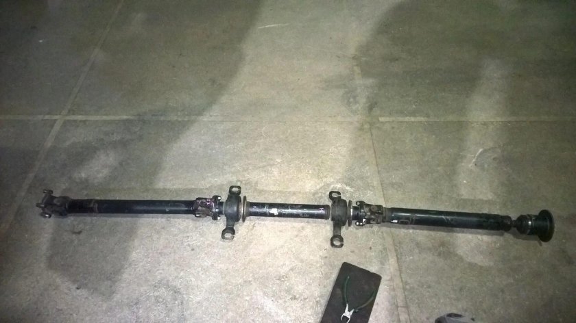 Карданный вал Тойота рав 4