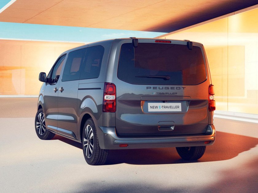 Пежо Травеллер 2024
