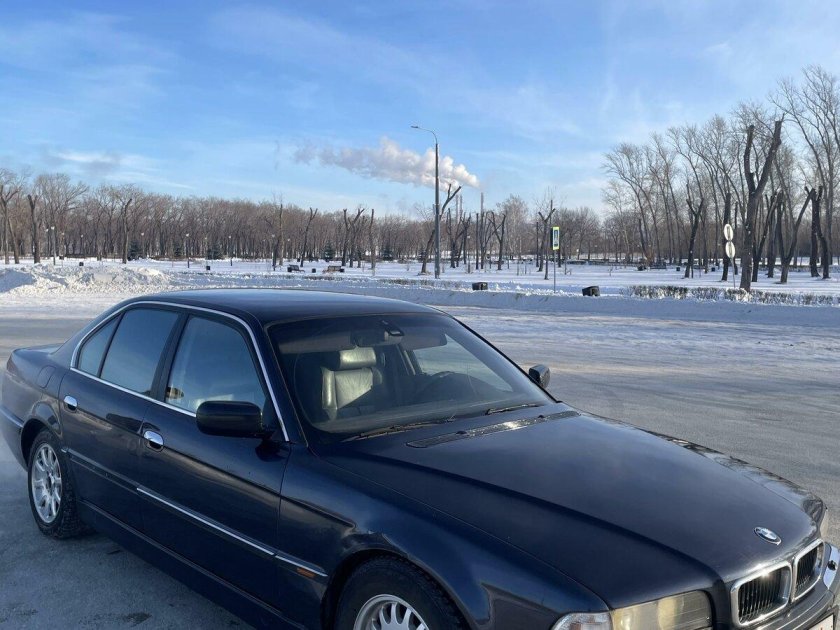 Бмв 7 серии 2000