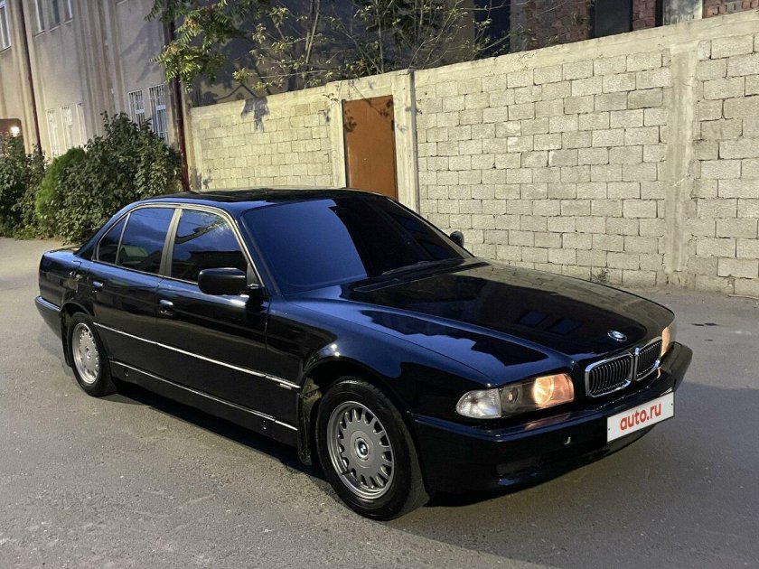 Бмв 7 2001 года