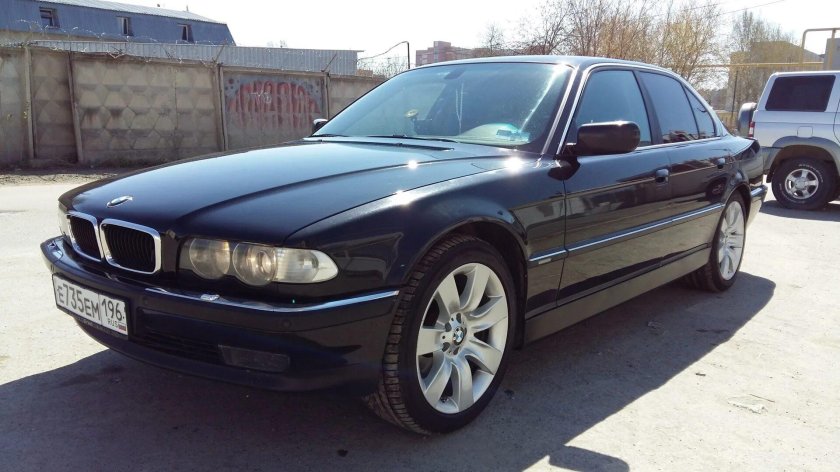 БМВ 735 1999