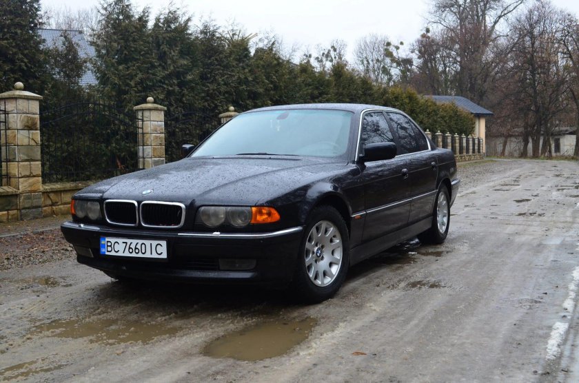 БМВ 735 1999
