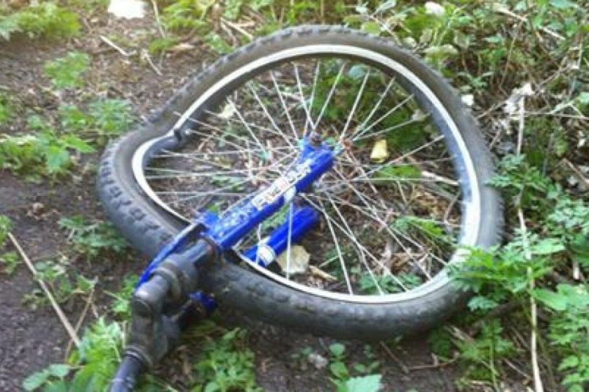 Погнутое колесо велосипеда