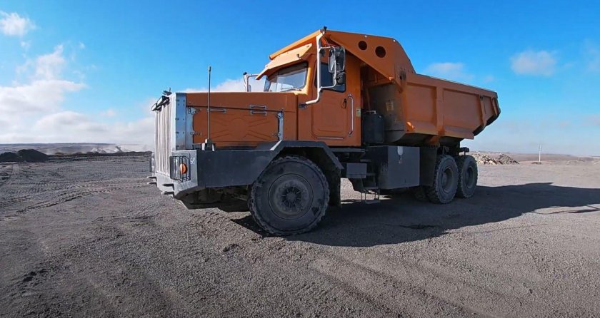 Карьерный самосвал Тонар-7501