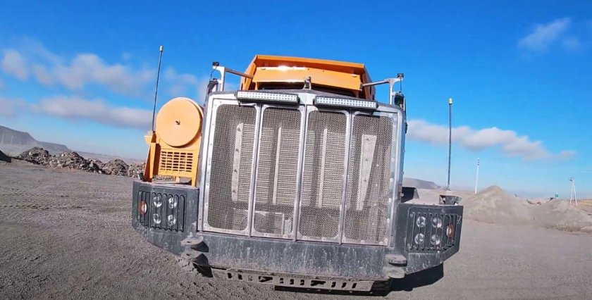 Карьерный самосвал Тонар-45251