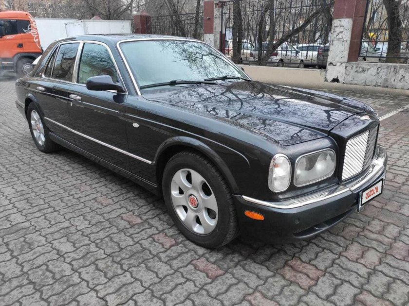 Бентли Арнаж 2000