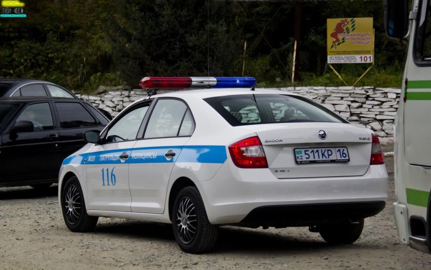 Skoda Rapid полиция