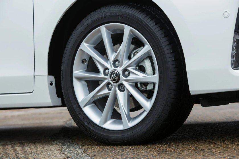 Размер шин на Тойота Камри 40