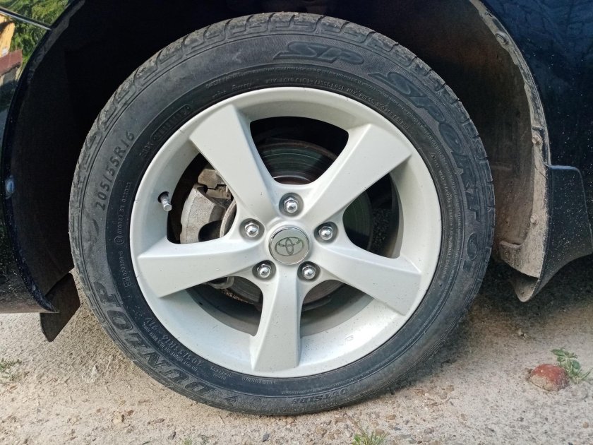 Колесо Toyota Corolla