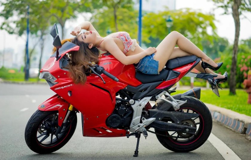 Лежачий мотоцикл