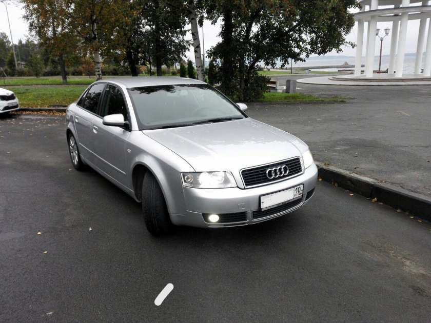 Ауди а4 серебристая
