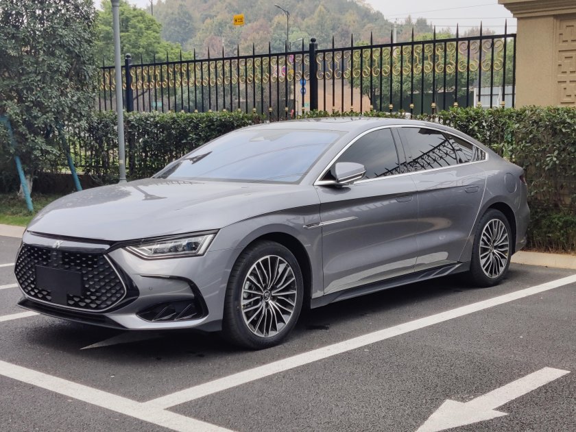 Китайская машина 2024