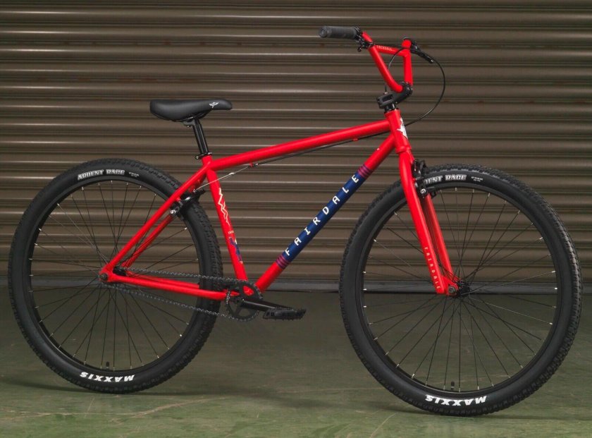 Красный велосипед